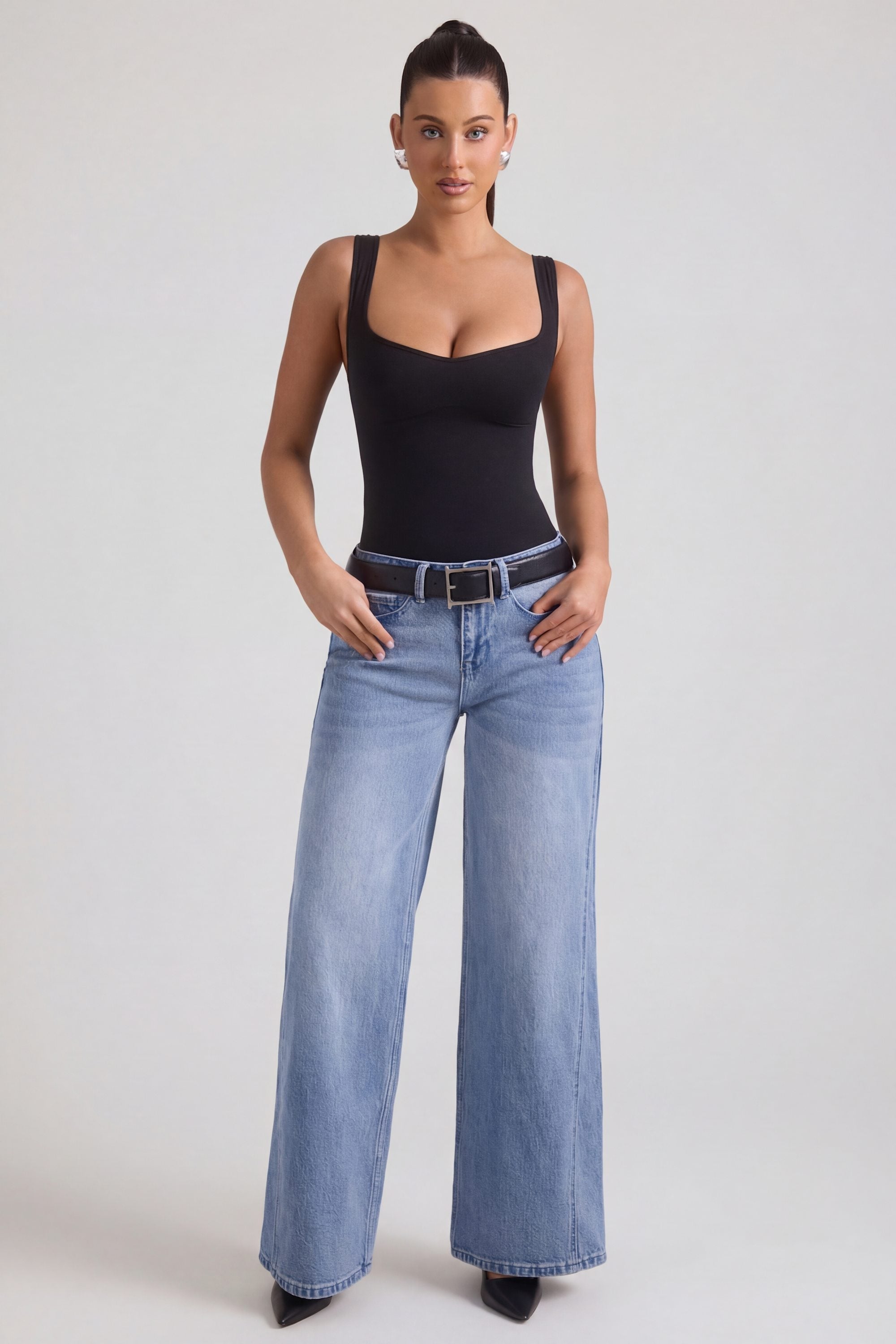 Low-Rise Wide-Leg Jeans in Vintage Wash