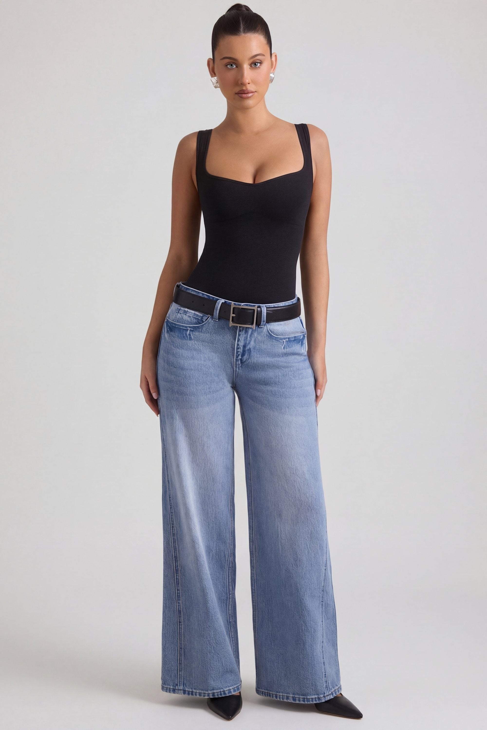 Low-Rise Wide-Leg Jeans in Vintage Wash